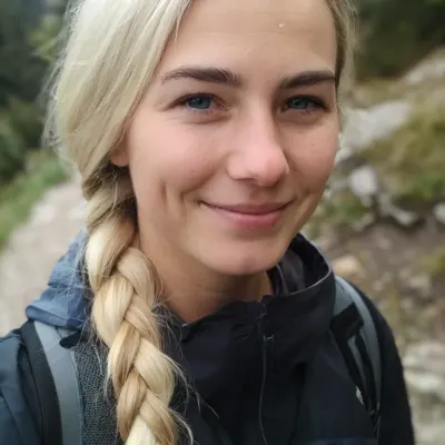 Милана, 21